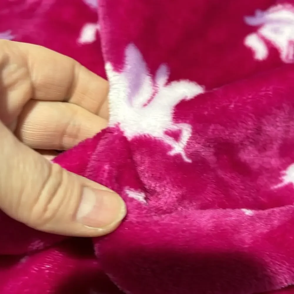 Hatley 4/5 hooded hot pink robe unicorn pegusus like new w/ pockets